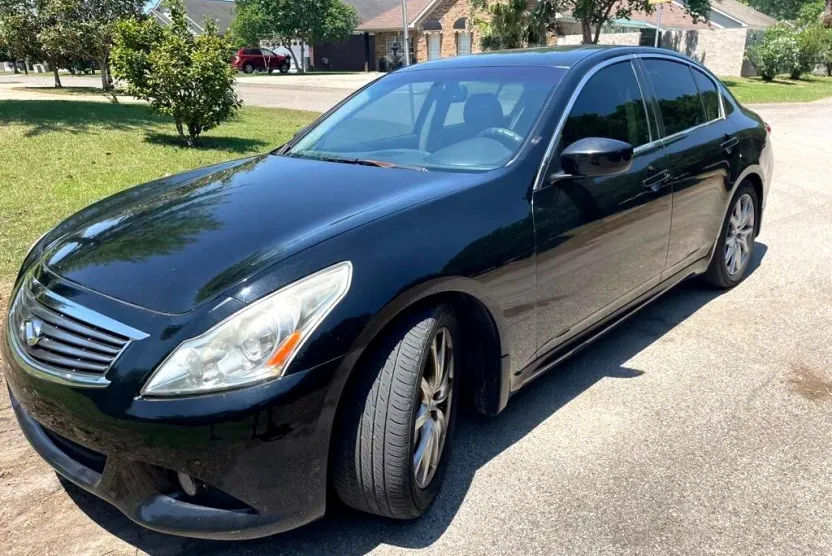2013 Infiniti G37 photo 1