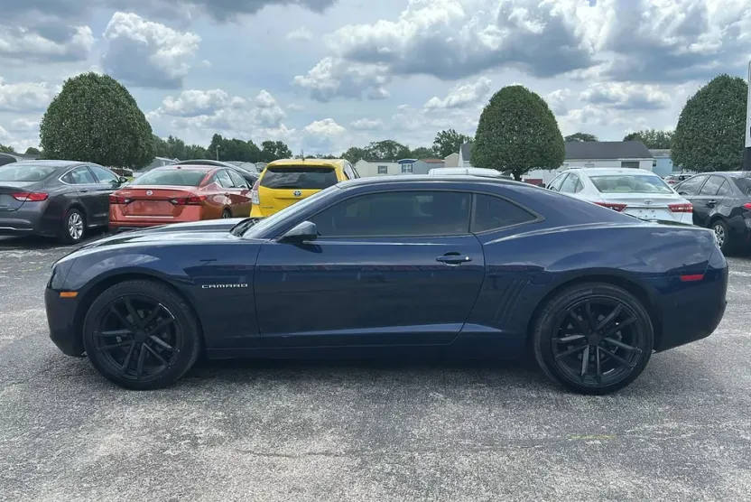 2011 Chevrolet Camaro LS Coupe photo 1
