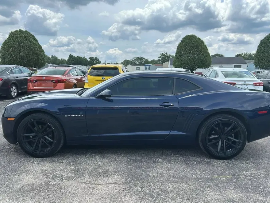 2011 Chevrolet Camaro LS Coupe photo 1