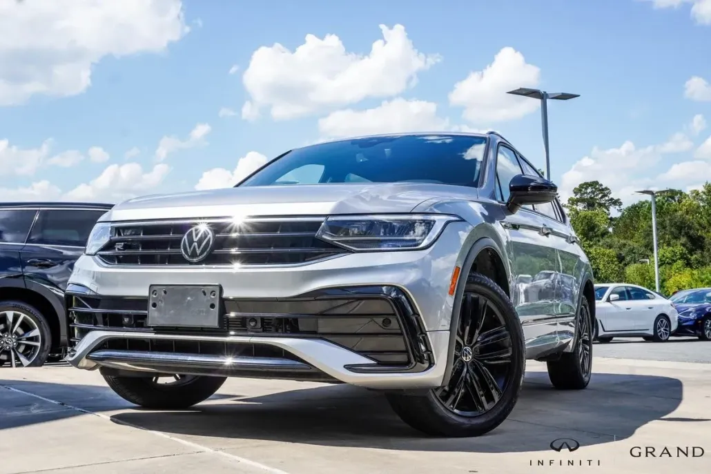 2022 Volkswagen Tiguan SE R-Line Black photo 1
