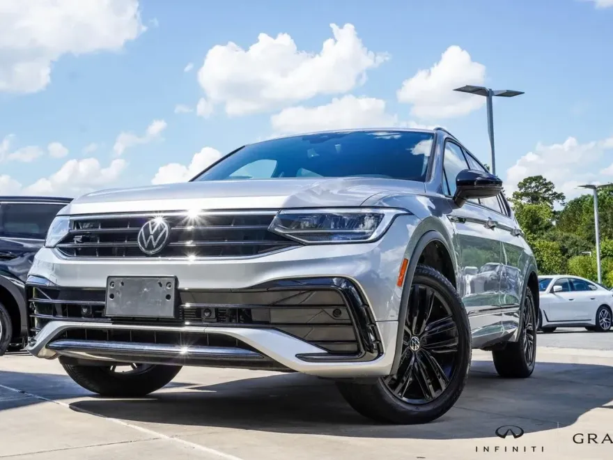 2022 Volkswagen Tiguan SE R-Line Black photo 1