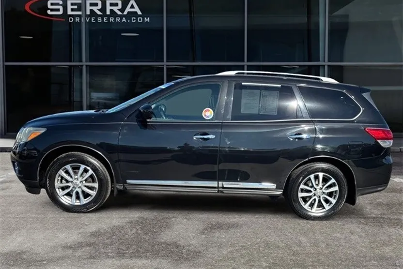 2016 Nissan Pathfinder SL photo 1