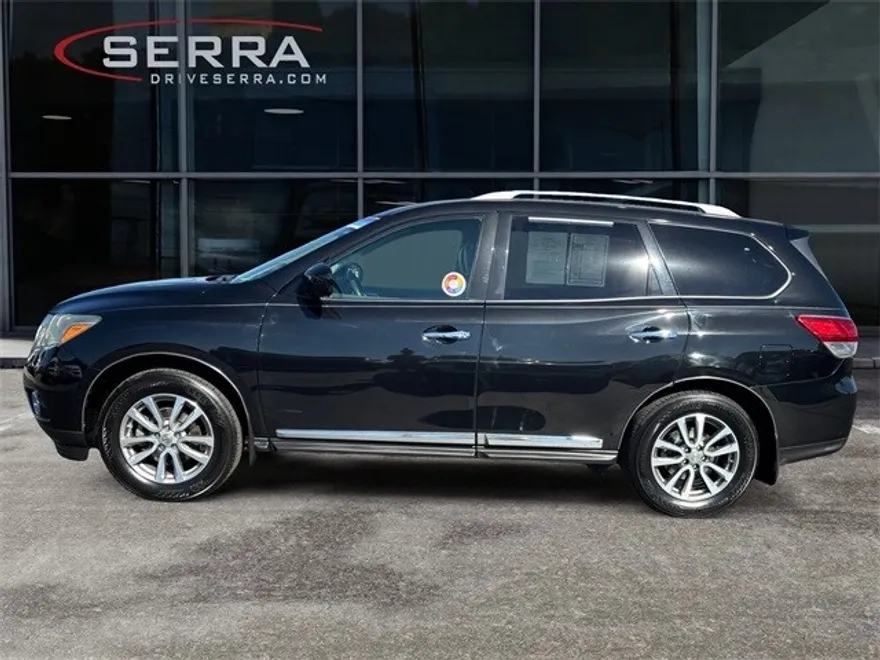 2016 Nissan Pathfinder SL photo 1