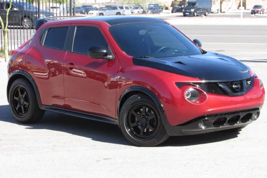 2014 Nissan Juke SV photo 1