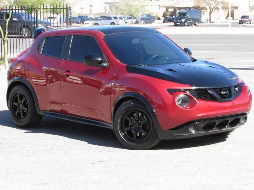 2014 Nissan Juke SV photo 1