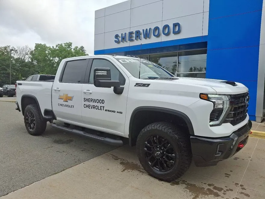 2025 Chevrolet Silverado 2500HD LT photo 1