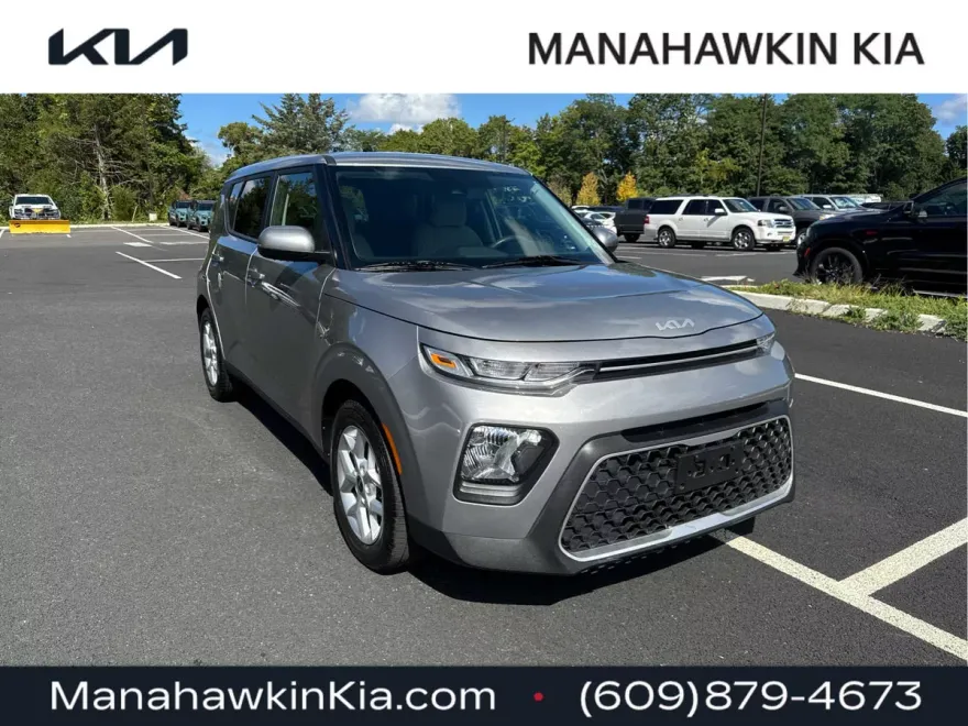 2022 Kia Soul LX photo 1