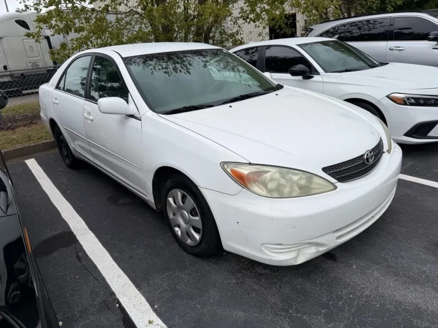 2004 Toyota Camry LE photo 1