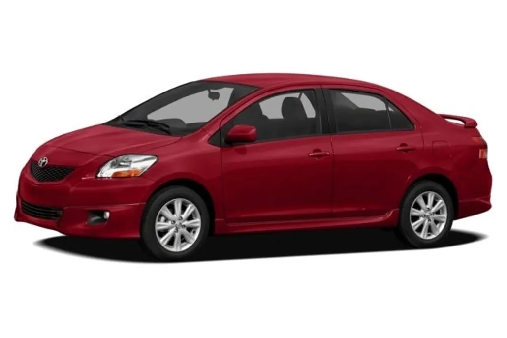 2012 Toyota Yaris Base photo 1