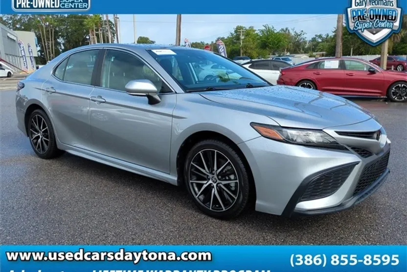 2024 Toyota Camry SE photo 1