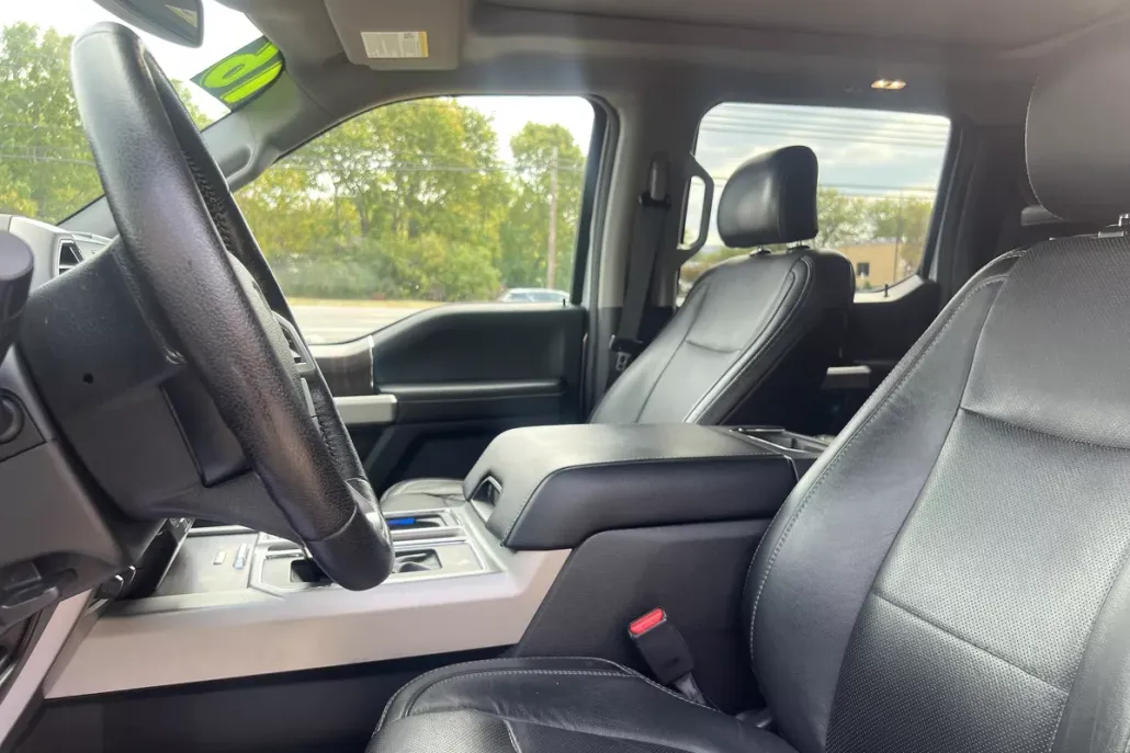 2016 Ford F-150 Lariat photo 1