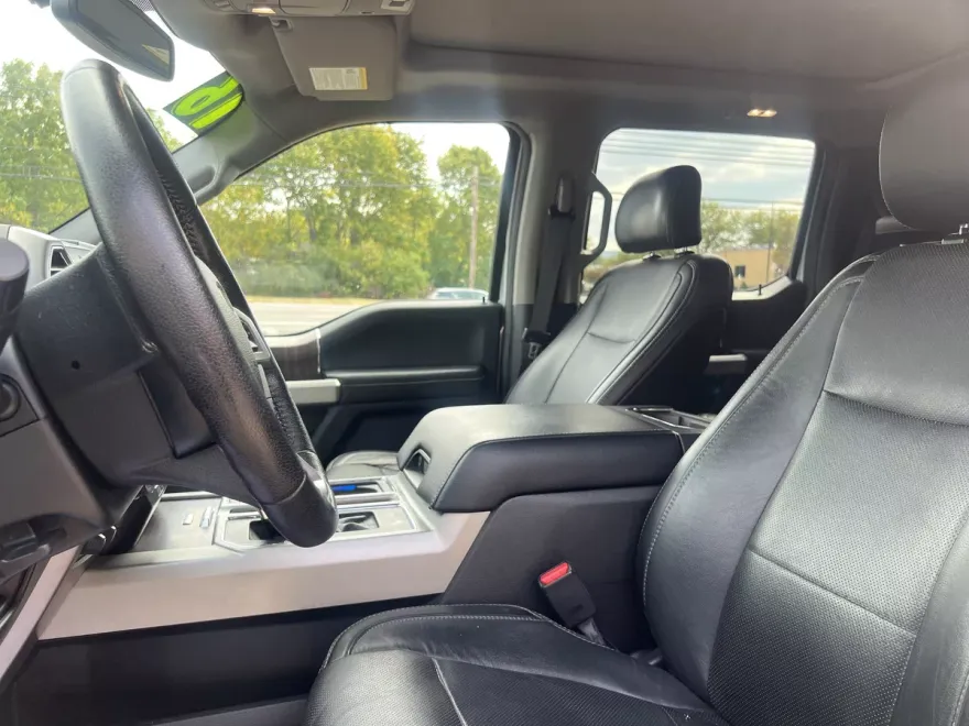 2016 Ford F-150 Lariat photo 1
