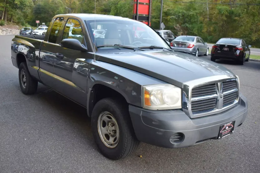 2006 Dodge Dakota ST photo 1