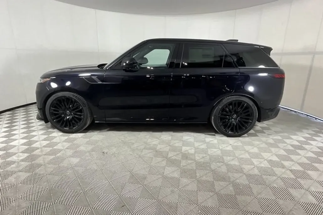 2025 Land Rover Range Rover Sport photo 1