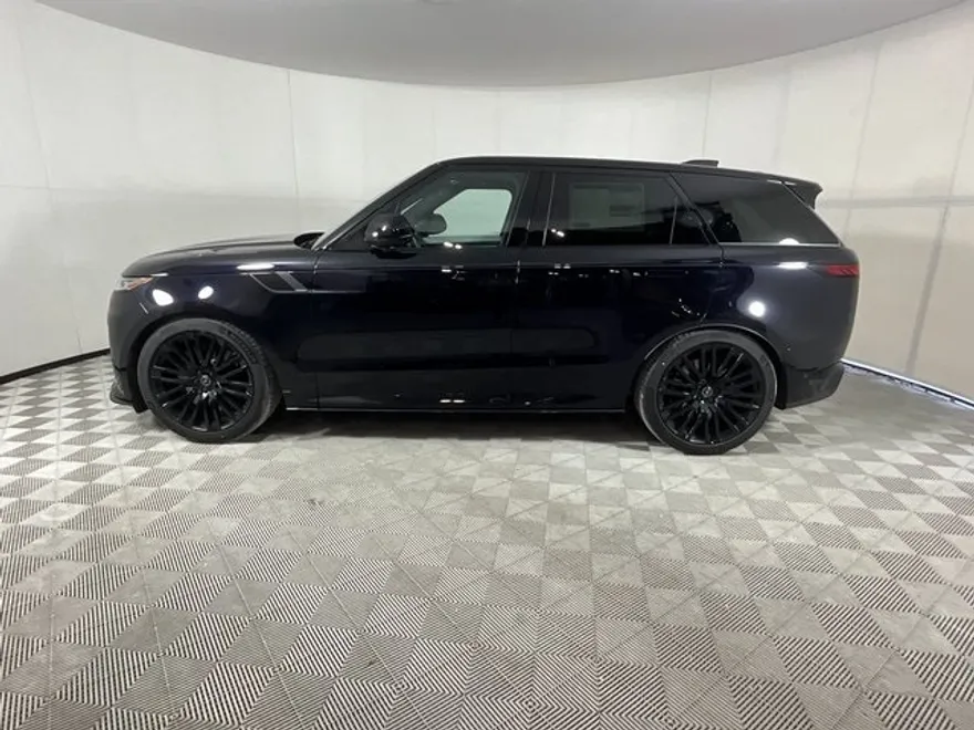 2025 Land Rover Range Rover Sport photo 1