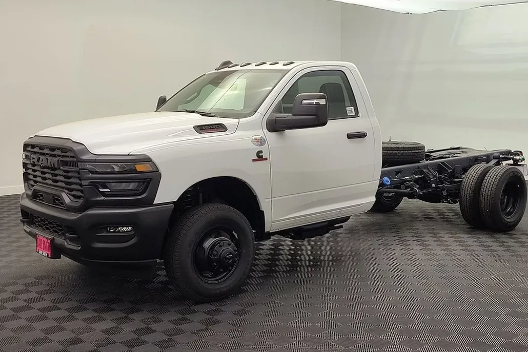 2025 Ram 3500 Tradesman photo 1