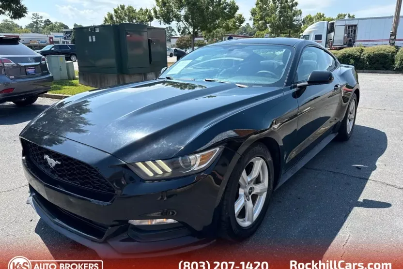2017 Ford Mustang V6 photo 1