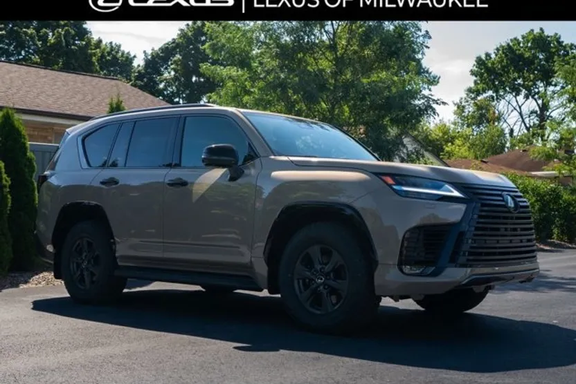 2025 Lexus LX photo 1