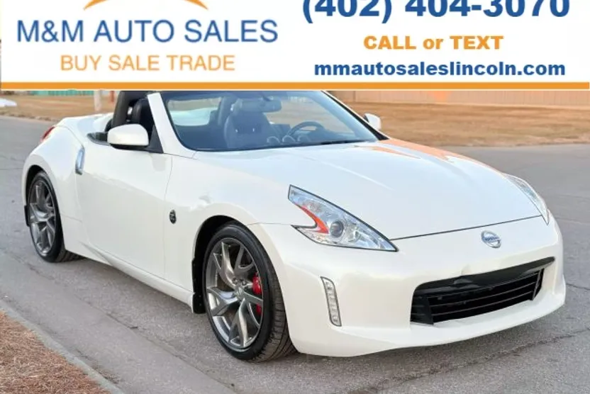 2016 Nissan 370Z Touring Sport photo 1