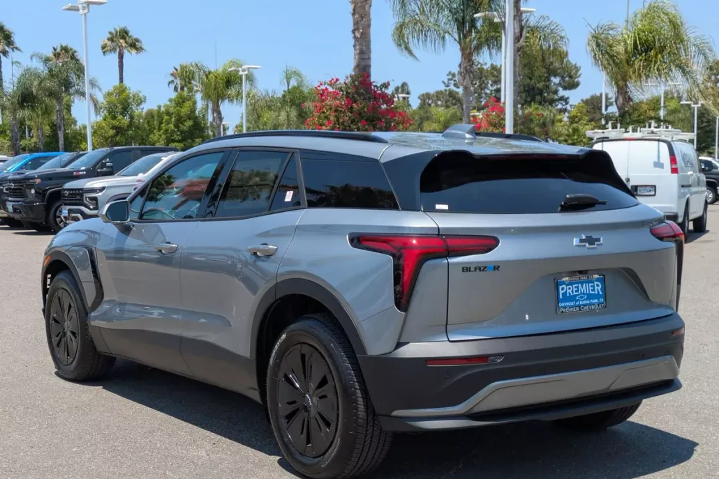2025 Chevrolet Blazer EV photo 1