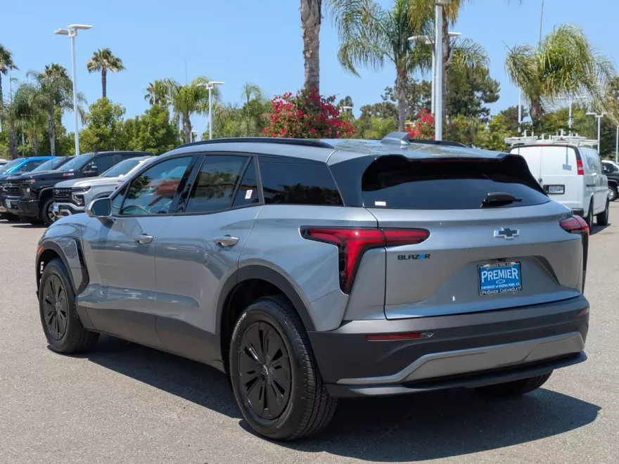 2025 Chevrolet Blazer EV photo 1