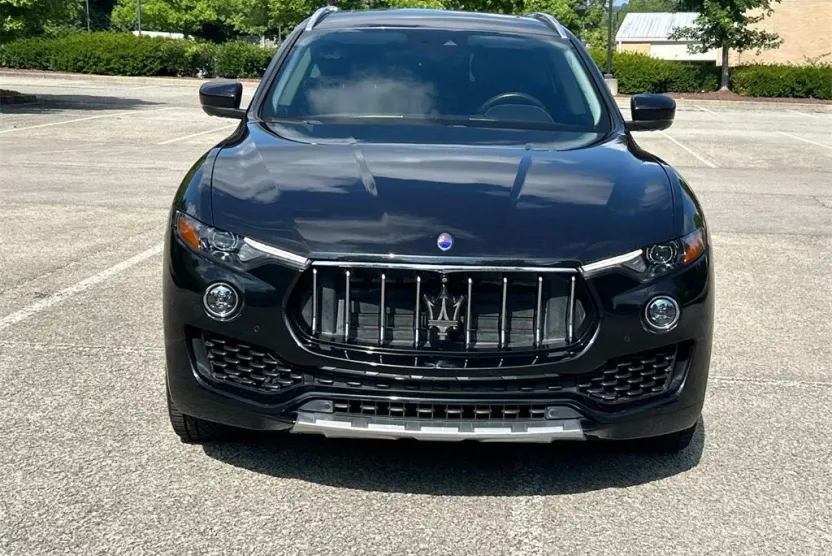 2017 Maserati Levante S photo 1