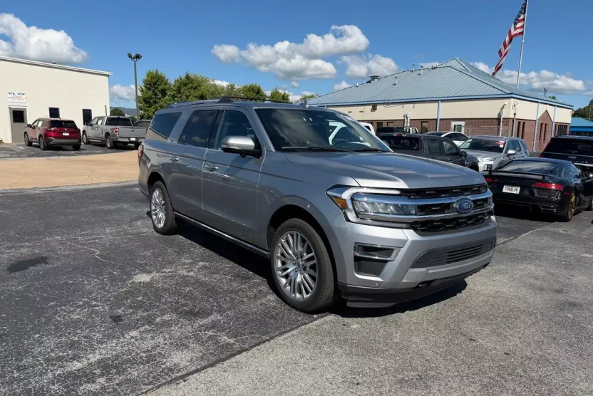 2023 Ford Expedition MAX Limited photo 1