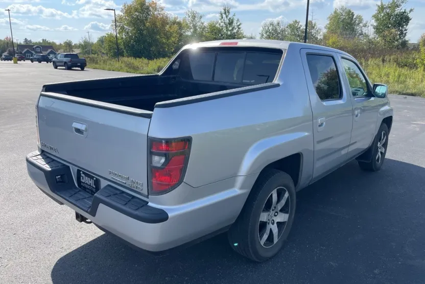 2014 Honda Ridgeline SE photo 1