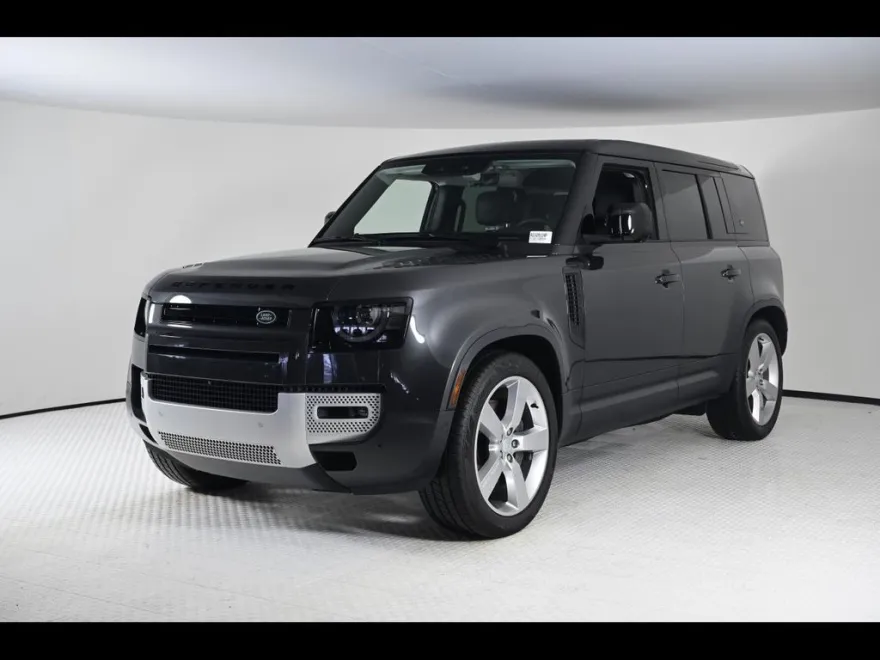 2024 Land Rover Defender SE photo 1