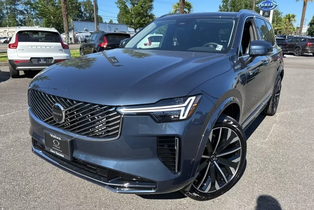 2026 Volvo XC90 B5 Plus photo 1