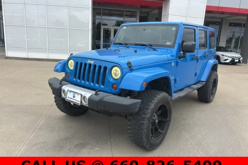 2011 Jeep Wrangler Unlimited Sahara photo 1