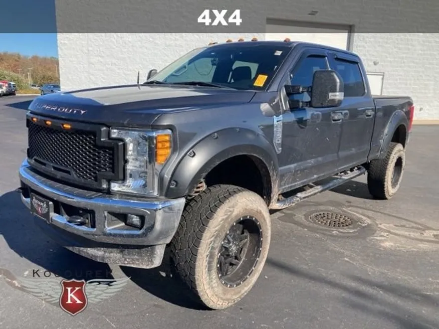 2017 Ford F-250 XLT photo 1