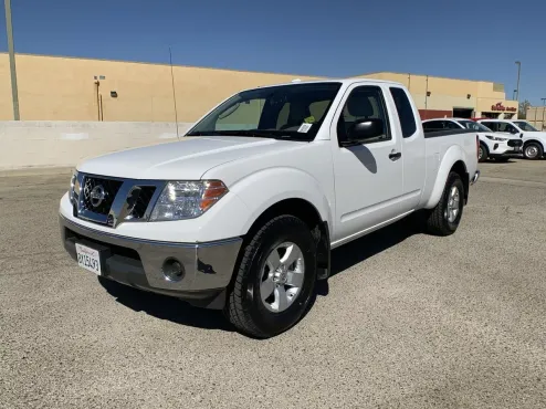 2011 Nissan Frontier SV photo 4