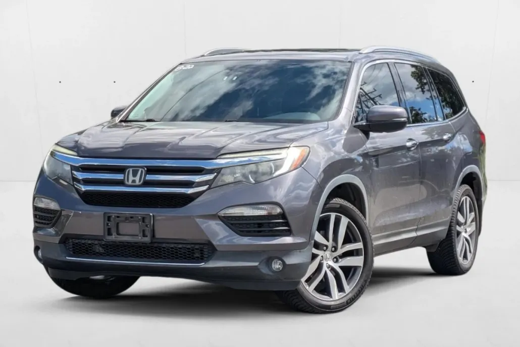 2017 Honda Pilot Touring photo 1
