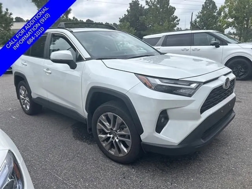 2023 Toyota RAV4 XLE Premium photo 1