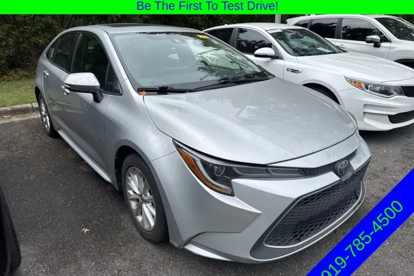 2020 Toyota Corolla XLE photo 1