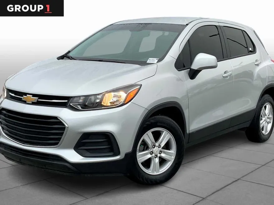 2021 Chevrolet Trax LS photo 1