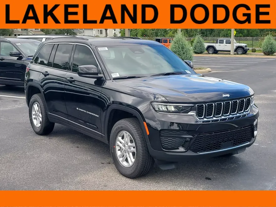 2025 Jeep Grand Cherokee Laredo photo 1