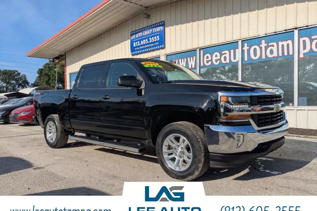 2017 Chevrolet Silverado 1500 LT photo 1