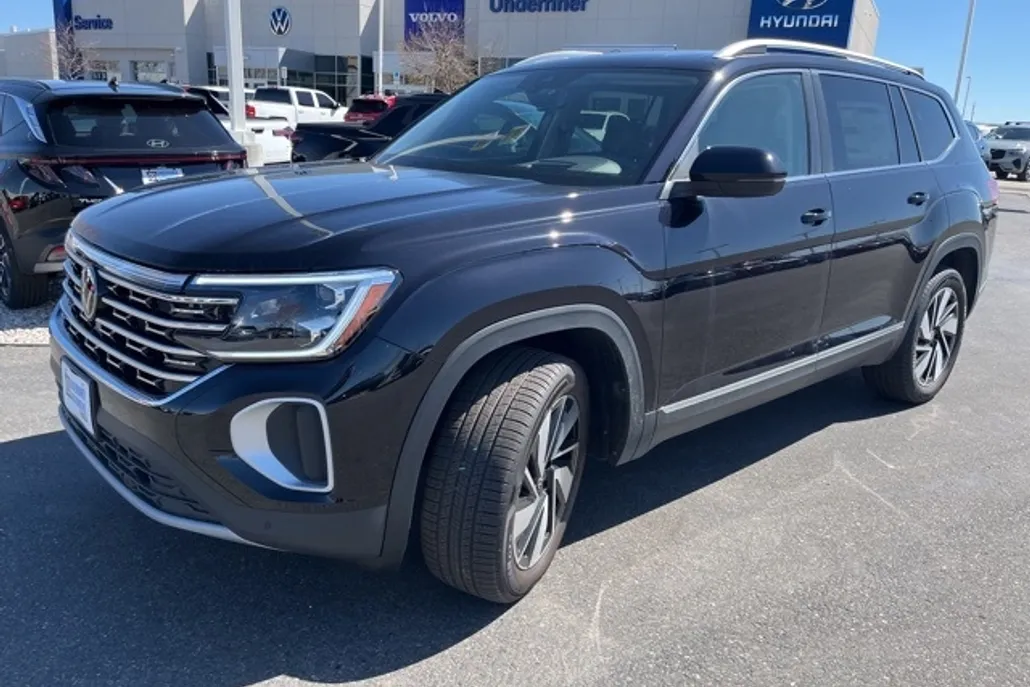 2025 Volkswagen Atlas SEL photo 1