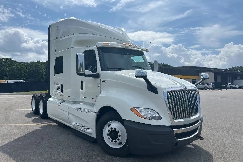 2020 International LT625 LT photo 1