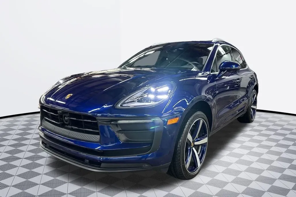 2023 Porsche Macan Base photo 1