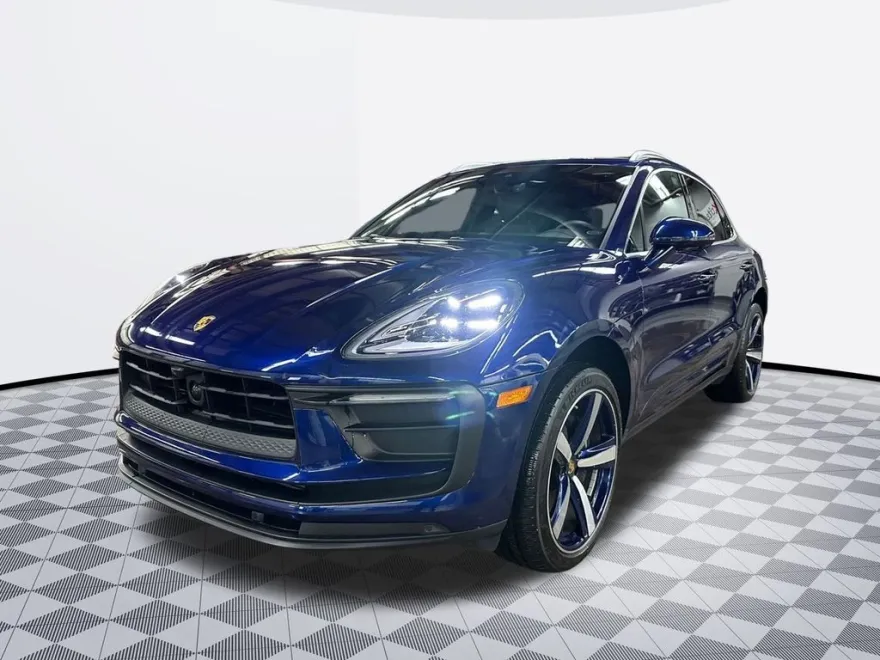 2023 Porsche Macan Base photo 1