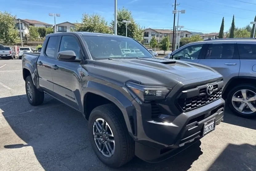 2024 Toyota Tacoma TRD Sport 4x4 Double Cab photo 1