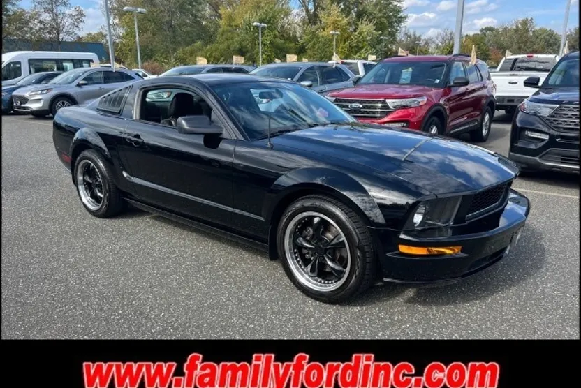 2009 Ford Mustang GT Premium Bullitt photo 1