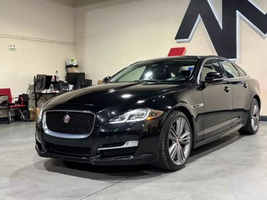 2017 Jaguar XJ Supercharged photo 1