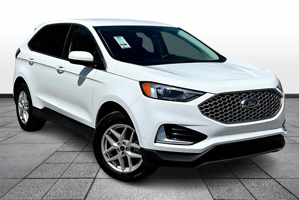 2024 Ford Edge SEL photo 1