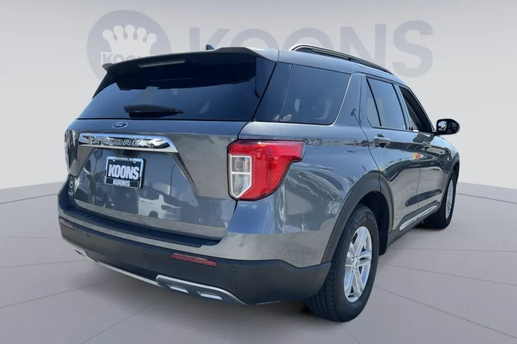 2024 Ford Explorer XLT photo 1