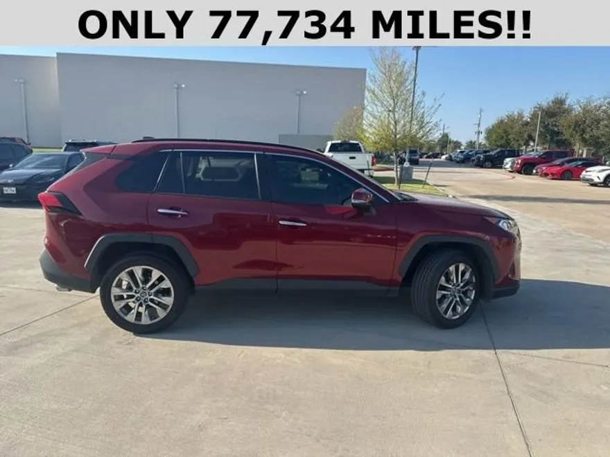 2020 Toyota RAV4 Limited photo 1