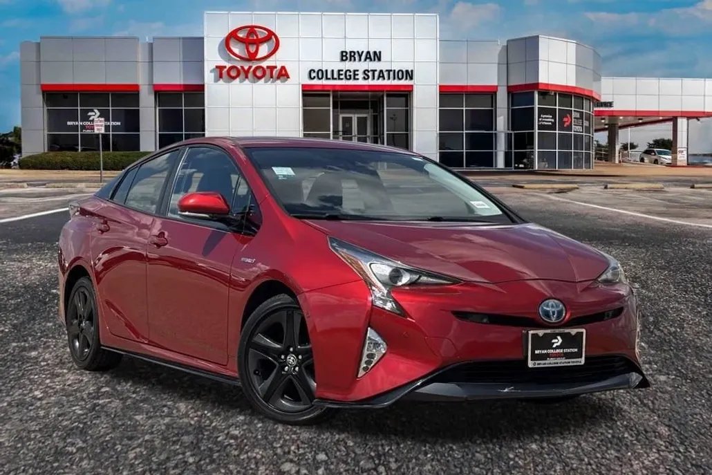2017 Toyota Prius Four photo 1